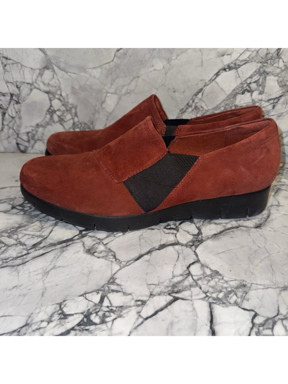 Clarks Artisan Suede Slip On Shoes Daelyn Monarch Rust Womens Size 11 - Picture 1 of 6